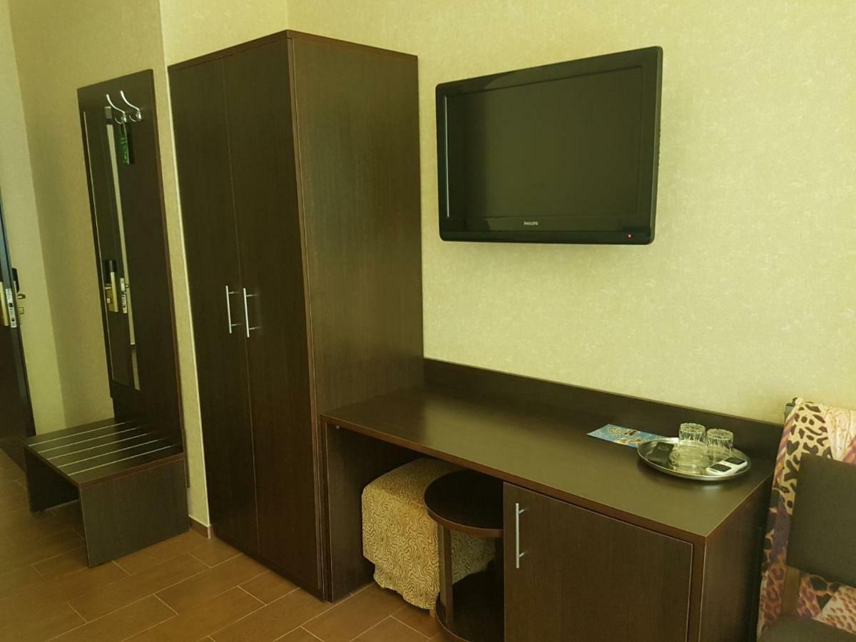 ホテルLazurniy Bereg ガグラ エクステリア 写真